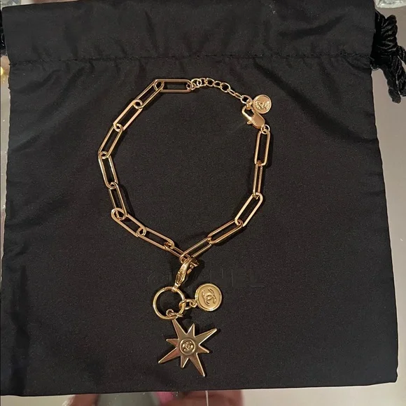 Gold Paperclip Charm Bracelet - Picture 5 of 5